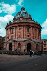 Oxford self-guided walking tour on its University and traditions